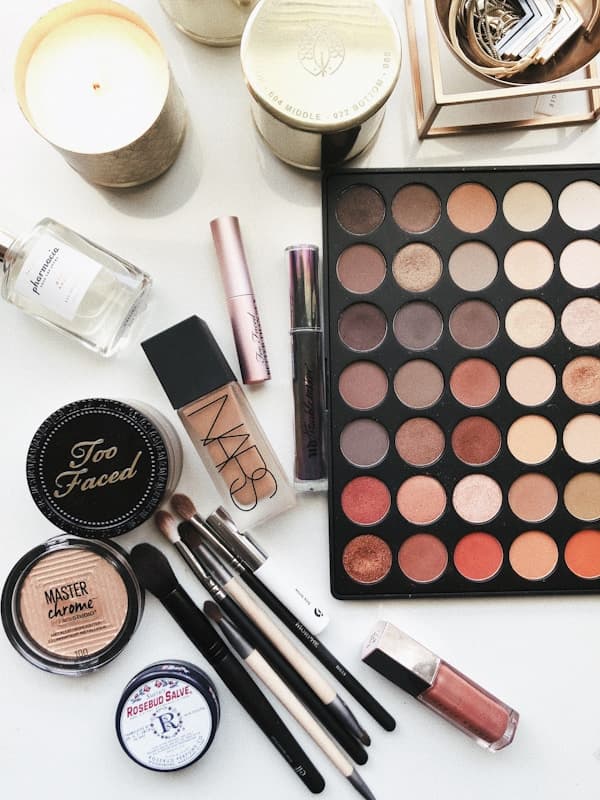 8 Color Matte & Shimmer Eyeshadow Palette